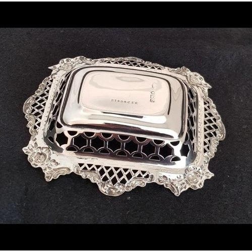 Victorian Sterling Silver Trinket Dish from William Comyns & Sons, London, 1899 For Sale - Image 11 of 18
