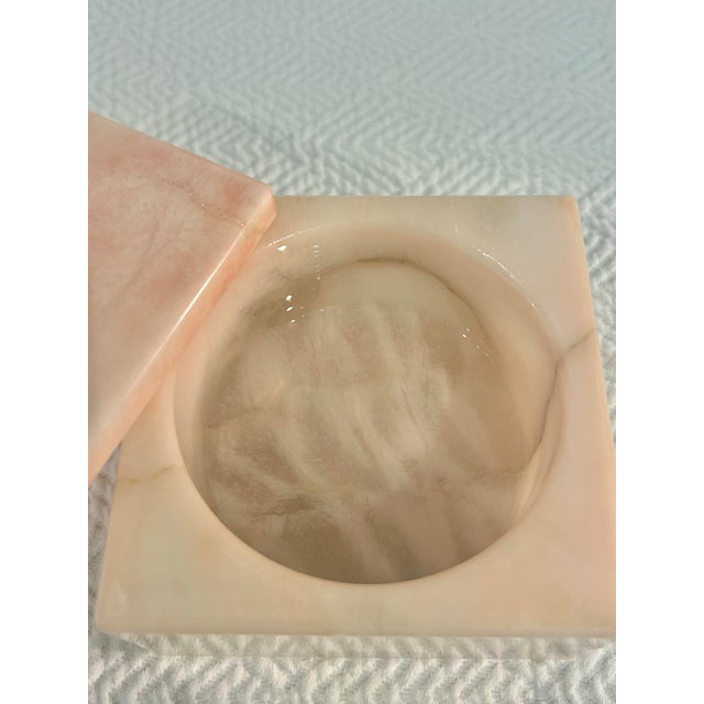 Late 20th Century Vintage Italian Volterra Blush Alabaster Swivel Top Jewelry Trinket Box For Sale - Image 5 of 8