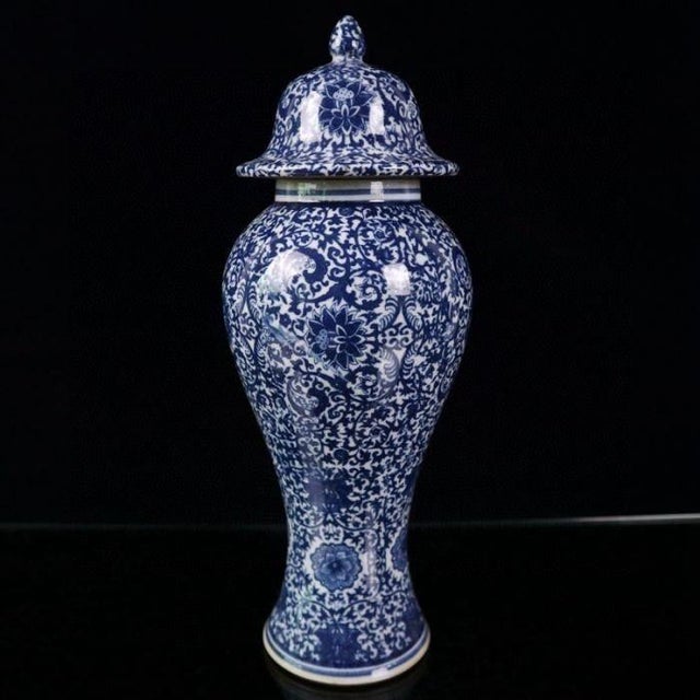 Chinoiserie Blue and White Interlocking Lotus Porcelain Lidded Ginger Jar For Sale - Image 4 of 9
