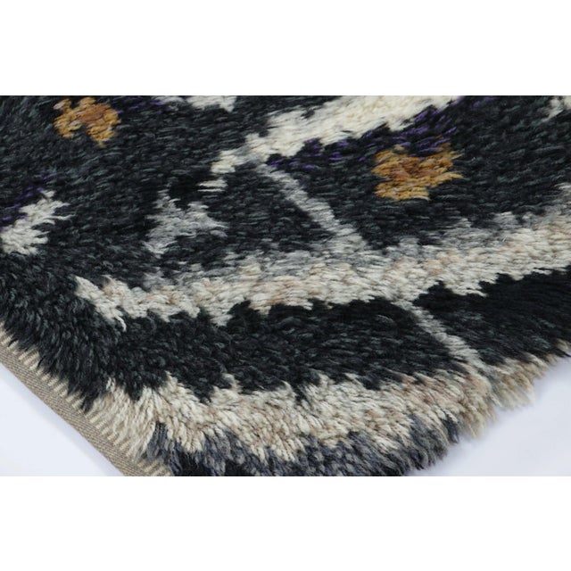 1960s Vintage Swedish Rya Rug With White, Gray and Blue Geometric Pattern - Rug & Kilim For Sale - Image 5 of 7