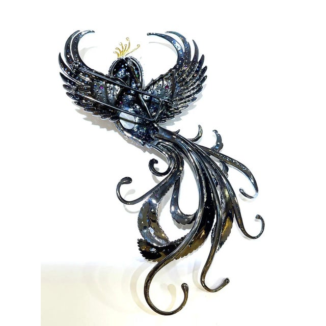 This is part of Chairish’s Fine Jewelry assortment. Natural Black Star Sapphire Oval shape - 5 carat Multi color Natural...