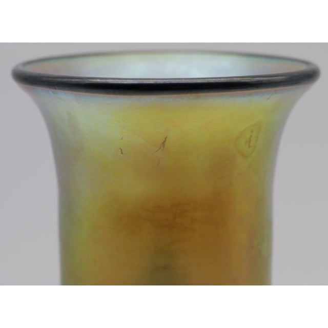 Contemporary Lundberg Studios Pulled Feather Iridescent Cylinder Vase, 1981 For Sale - Image 3 of 9