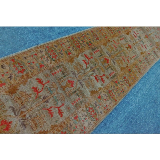 1990s Vintage Hand Knotted Agra Style Runner Rug. 2'8"x 11'2" For Sale In Los Angeles - Image 6 of 8