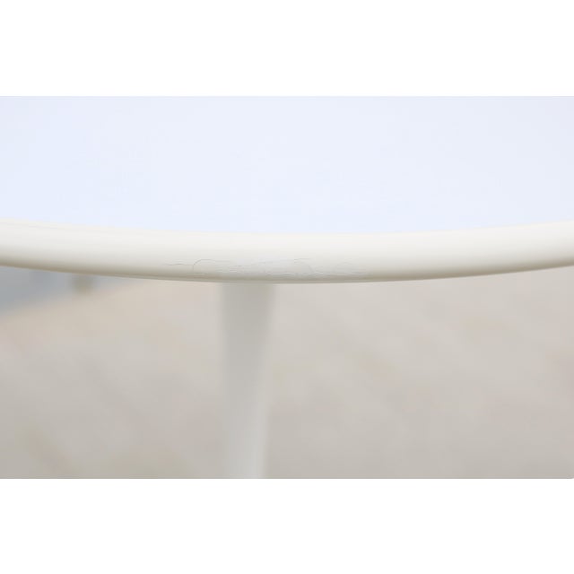 Mid-Century Modern Knoll Eero Saarinen 20" Round White Tulip Side Tables, a Pair For Sale - Image 14 of 18