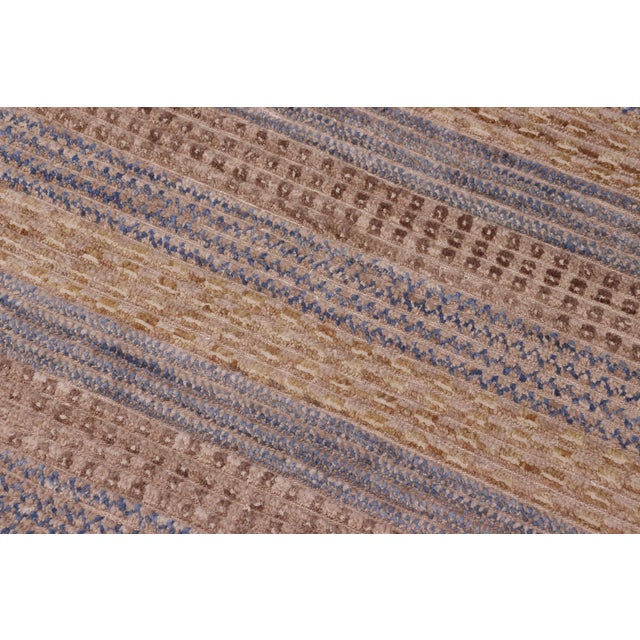 1990s Boho Chic Grey/Gold Wool High-Low Pile Small Rug -6'5 X 9'11 For Sale - Image 5 of 8