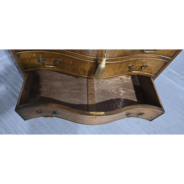 1910s Small Serpentine Chest of Drawers, 1910 For Sale - Image 5 of 9