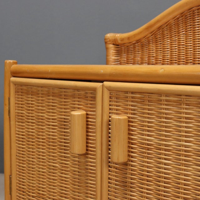 Vintage Bedside Tables in Woven Wicker and Beech, Italy, 1980s, Set of 2 For Sale - Image 5 of 11