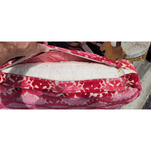 Hot Pink Fine 1950s Hollywood Style Velvet Settee For Sale - Image 8 of 11