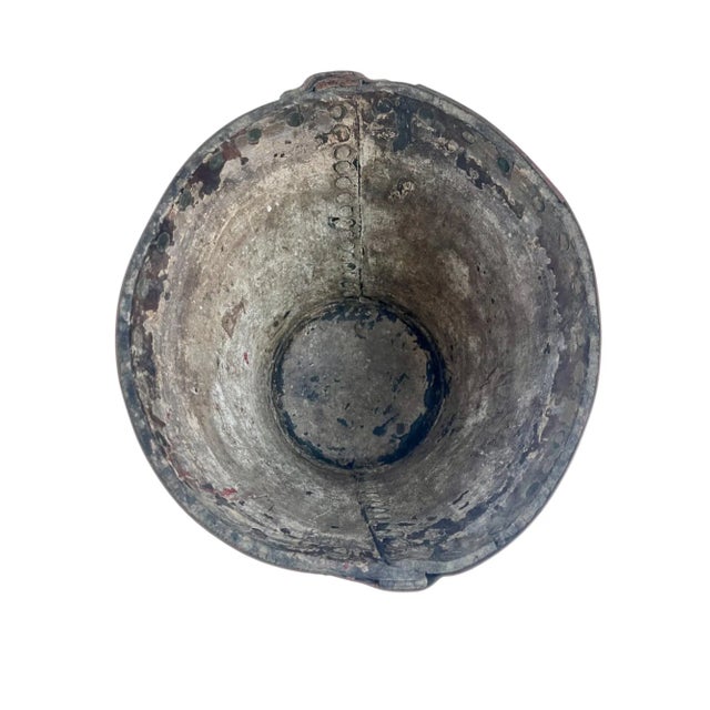 Red 19th-Century Antique English Georgian Red Leather Hand-Decorated Armorial Shield Fire Bucket For Sale - Image 8 of 10