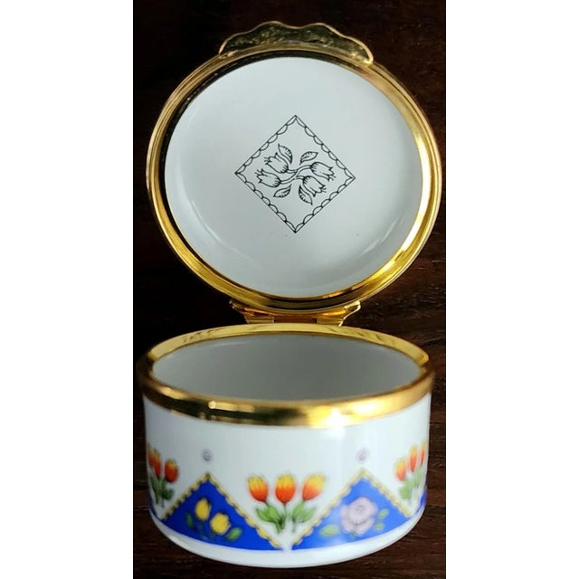 Bilston & Battersea English Fine Enamel "Happy Birthday" Round Box For Sale - Image 4 of 10