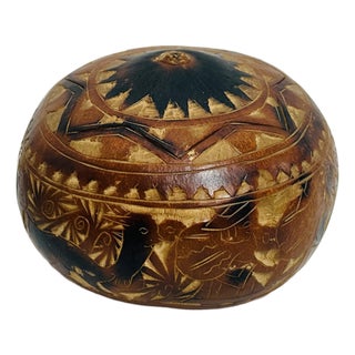 Vintage Peruvian Mate Burilado Carved Gourd Box With Llamas For Sale