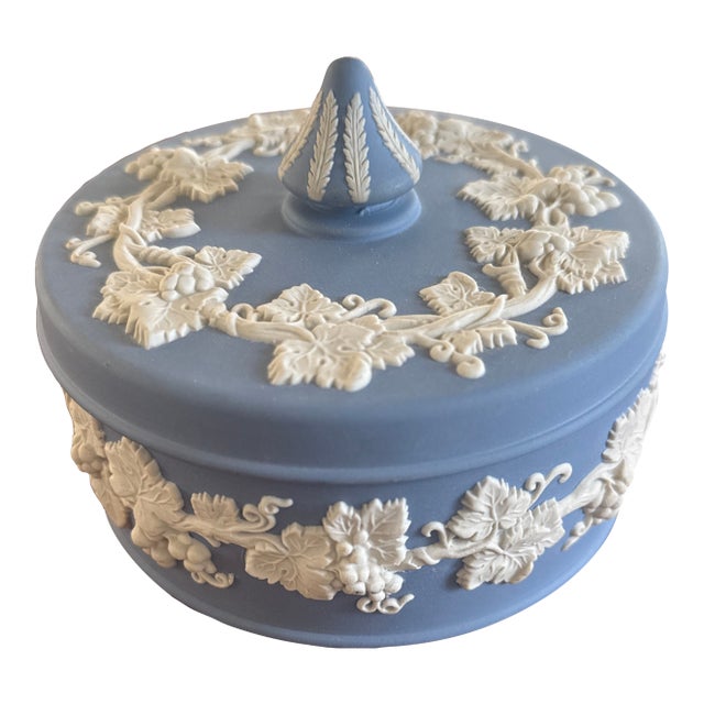 Antique Wedgwood Trinket Box - Dated 1919 For Sale