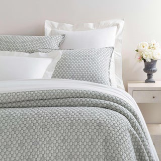 Pine Cone Hill by Annie Selke Lodi Silver Matelasse Coverlet, Queen For Sale