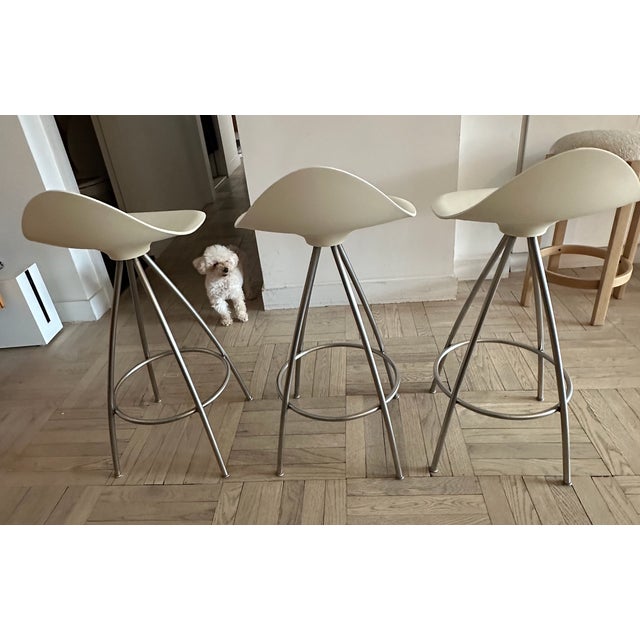 Mid-Century Modern Modern, Set of Three Jesus Gasca for Stua Onda Counter Height Swivel Stools, Purchased at Design Within Reach For Sale - Image 3 of 13