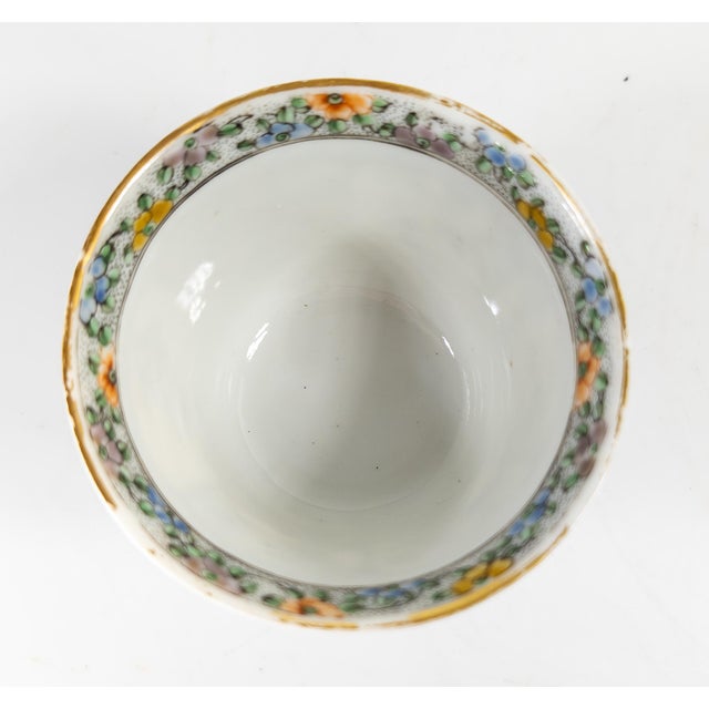 White 19th Century Chinese Export Famille Rose or Famille Verte Cup For Sale - Image 8 of 14