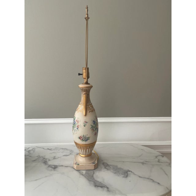 1940s Porcelain Floral and Gold Table Lamp With New Wiring For Sale In New York - Image 6 of 11