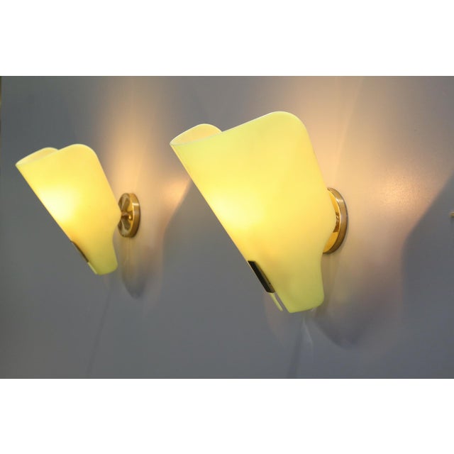 Model 167 PX Methacrylate Yellow Wall Lights by Gino Sarfatti for Arteluce, 1950, Set of 2 For Sale - Image 9 of 10