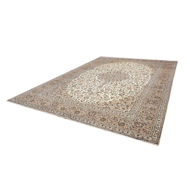 Kashan Rug in Hand-Knotted Wool For Sale - Image 11 of 11