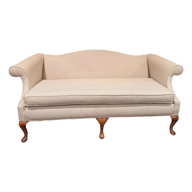 High-End 20th Century Camelback Settee, in the Style of Hickory Chair or Southwood For Sale