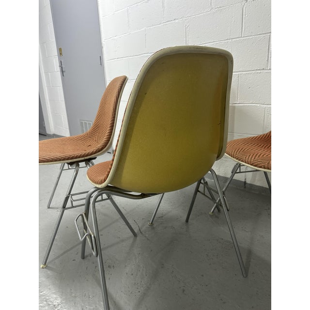 Chairs in Fiberglass by Charles and Ray Eames for Herman Miller, 1980, Set of 4 For Sale - Image 9 of 14
