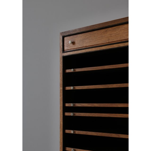 1930s Scandinavian Modern Cabinet in Oak by I.P. Mørck, Denmark, 1930s For Sale - Image 5 of 16