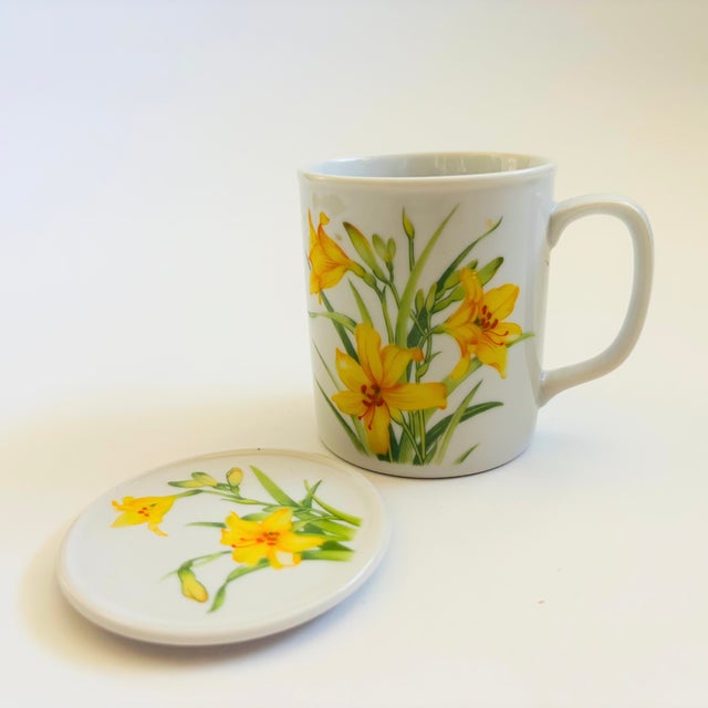 White Lidded Lily Mug - Toscany Collection Japan For Sale - Image 8 of 8