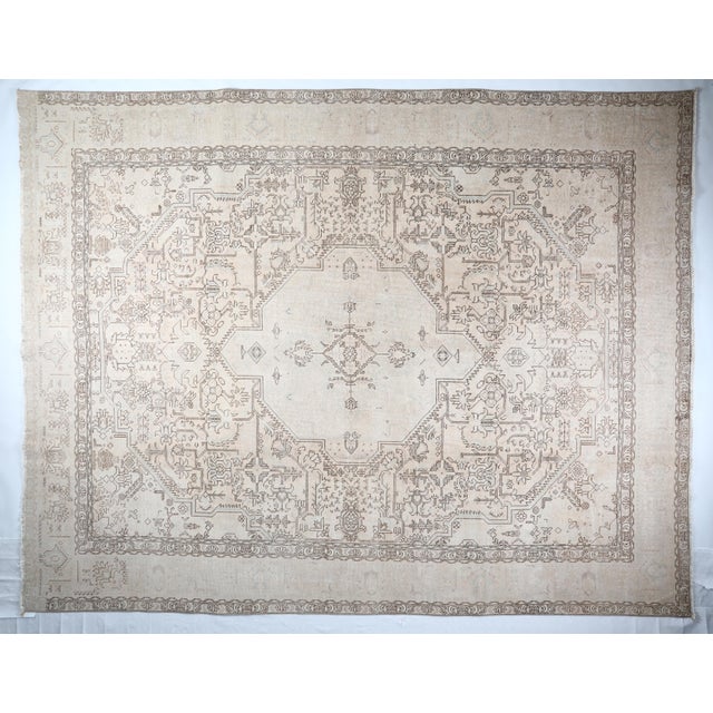 Oversized Vintage Persian Tabriz Rug – Grand Medallion in Earth-Toned Harmony Make a statement with this majestic...