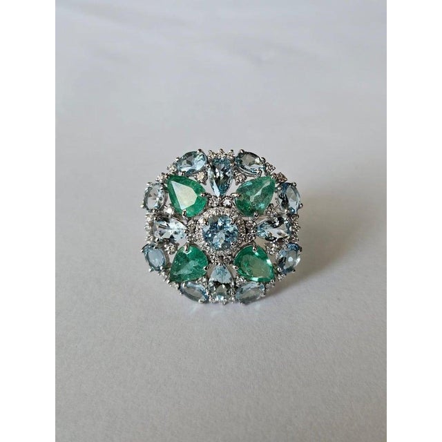 Modern Set in 18k White Gold, Aquamarines, Colombian Emeralds & Diamonds Cocktail Ring, Us Size 6 For Sale - Image 3 of 9