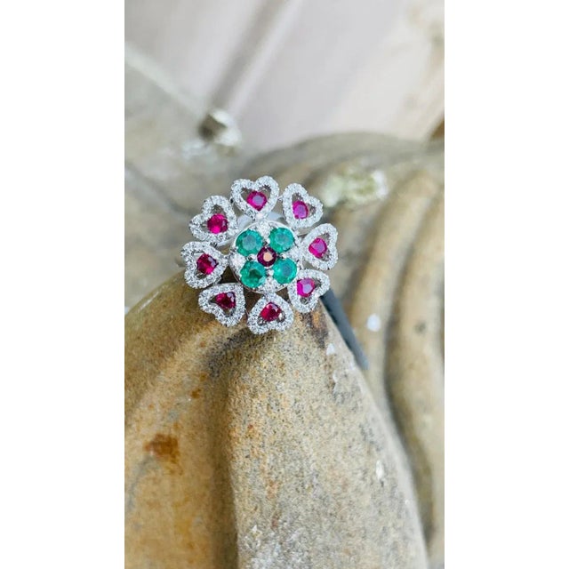 14k White Gold Emerald and Ruby Floral Cocktail Ring With Diamonds Size 5 For Sale In New York - Image 6 of 13