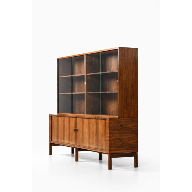 Sideboard with Display Cabinet in Rosewood and Glass from Hans Wegner, 1965 For Sale - Image 9 of 12