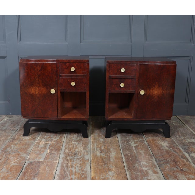 French Art Deco Bedside Cabinets in Figured Walnut, 1930s, Set of 2 For Sale - Image 11 of 16