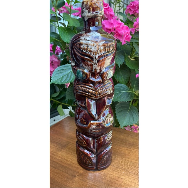 Vintage 1970s Hand-Glazed Ceramic Māori Tekoteko Decanter - New Zealand Mid-Century Barware Attributed to Orzel Pottery For Sale - Image 9 of 10