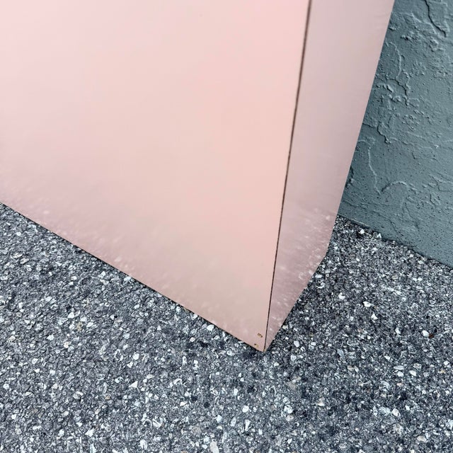 Postmodern Pink Gloss Laminate Waterfall Nightstands With Queen Headboard Set - 3 Pieces For Sale - Image 12 of 12