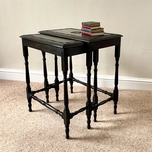 English Late Victorian Dyed and Carved Walnut Nesting Tables with Ivy Borders and Stag Emblem, 1890s, Set of 2 For Sale - Image 18 of 18