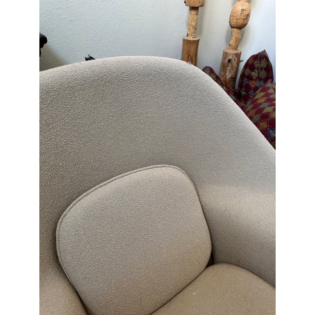 1980s in perfect condition. Includes extra fabric for an ottoman. The color is K-162-3 Knoll Classic Boucle Flax. Ships...