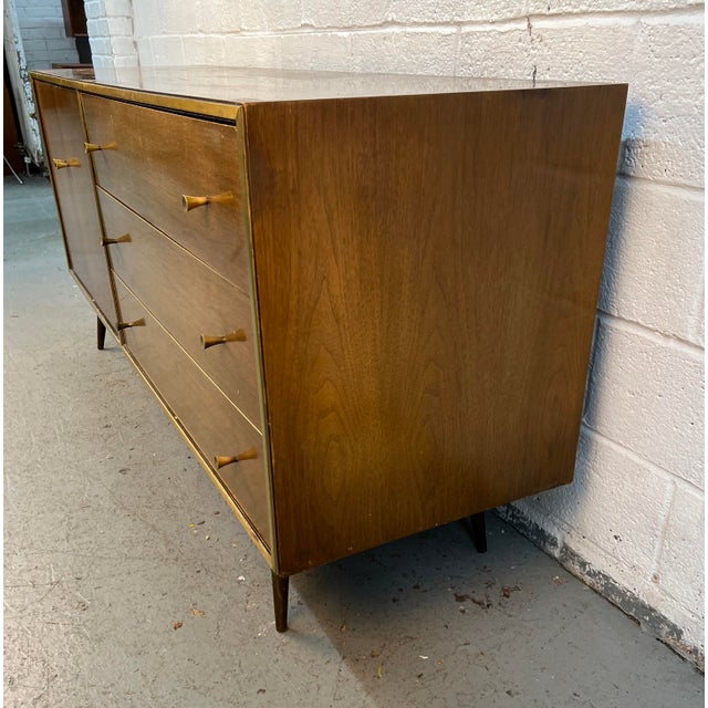 Brown Mid-Century Modern Walnut and Brass Six Drawer Dresser For Sale - Image 8 of 18