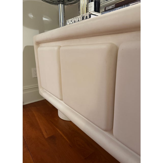 Mid-Century Modern Kelly Wearstler Collina Cradenza For Sale - Image 3 of 11