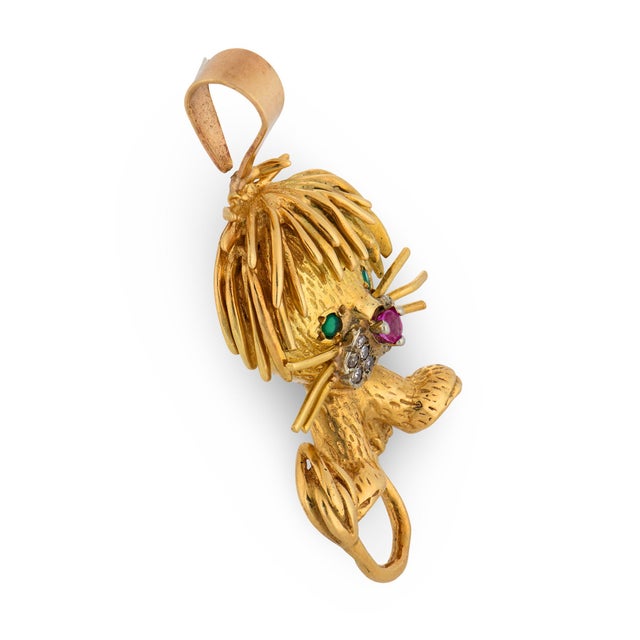 Contemporary 1960s Mid Century Diamond Ruby Emerald 18k Yellow Gold Lion Pendant For Sale - Image 3 of 6