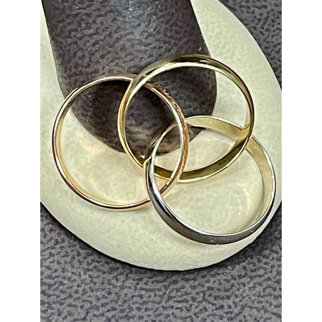 Traditional Cartier Trinity Tri-Color White, Yellow Rose, 18 Karat Gold Rolling Rings For Sale - Image 3 of 18
