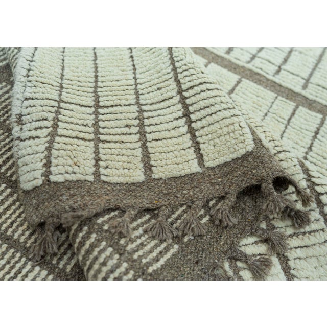 Turkish Modern Handmade Rug 10'6" x 14'7" #20668 For Sale In Houston - Image 6 of 8