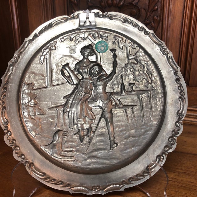20th Century English Traditional Martin Luther Embossed Pewter Plate For Sale - Image 4 of 6