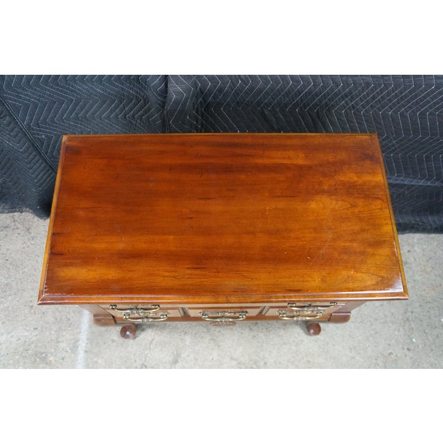 Mid 20th Century Mid Century Mersman Cherry Queen Anne Shell Carved Lowboy Chest Console Table For Sale - Image 5 of 18