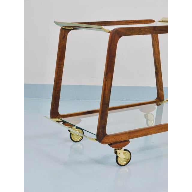 Mid-Century Modern Walnut and Brass Bar Cart by Oswald Haerdtl, 1950s For Sale - Image 13 of 18