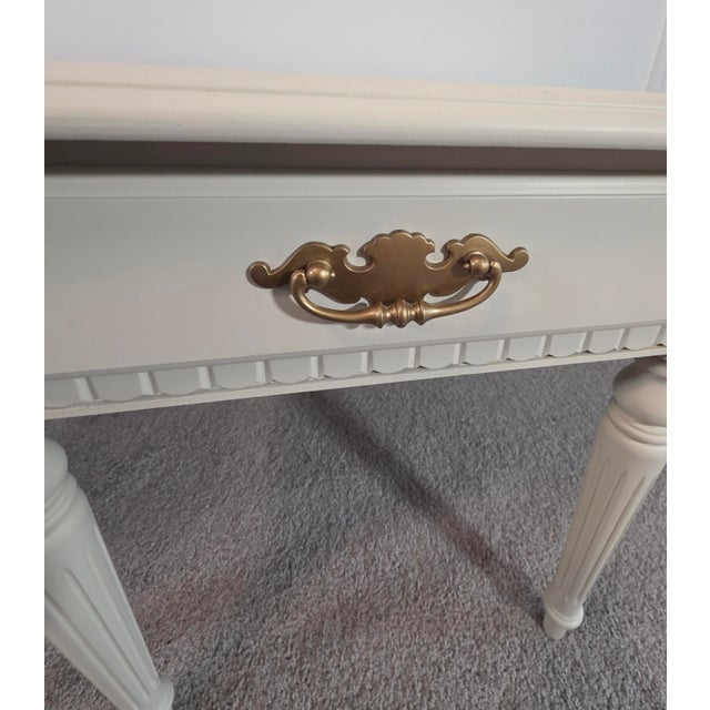 Ethan Allen Vintage Ethan Allen American Traditional Drop-Leaf Side Tables – Pair For Sale - Image 4 of 11