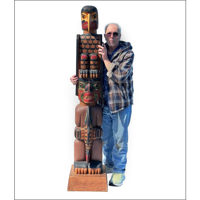 Kwakiutl First Nation PNW Carved Cedar Totem Pole by Nancy & Anthany Dawson For Sale In New York - Image 6 of 7