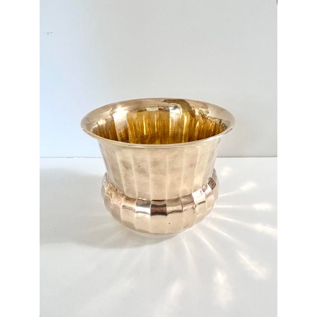 Vintage Brass Cachepot Planter – Fluted Ribbed Bowl, Hollywood Regency Style Decor For Sale - Image 10 of 10