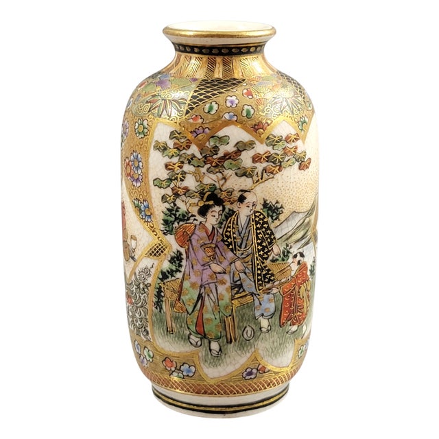 Japanese Meiji Era Satsuma Vase with Family and Tea Scene and Gilt Detailing For Sale