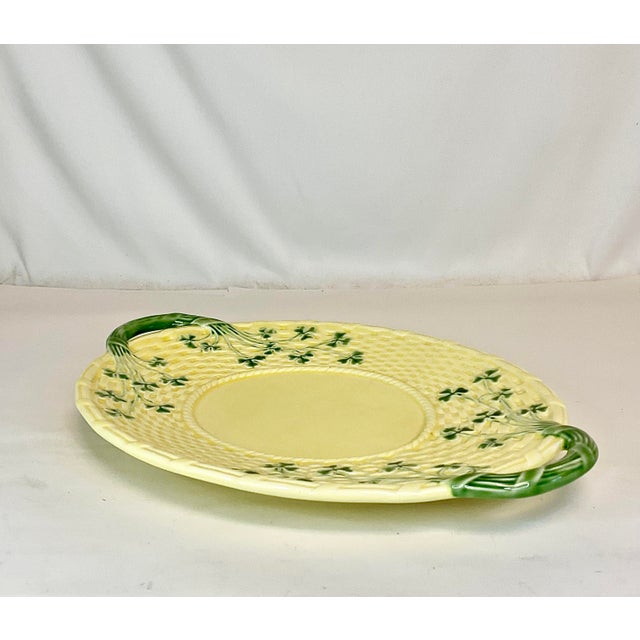 1980s Hollywood Regency Portuguese St Patrick’s Shamrock Yellow Platter, Bordallo Pinneiro For Sale - Image 9 of 10