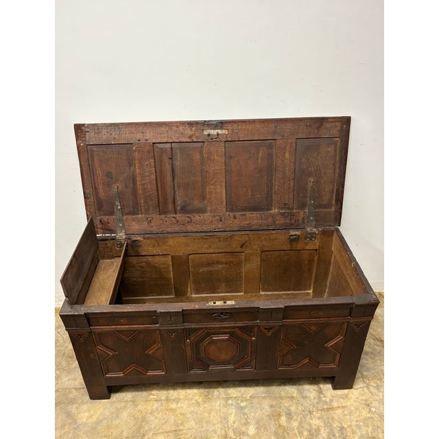 18th Century English Oak Coffer For Sale In Naples, FL - Image 6 of 11