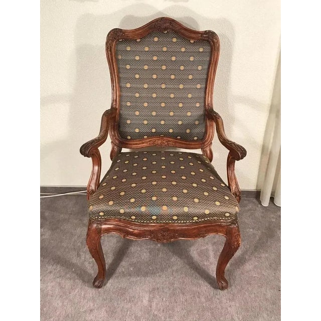 Antique Baroque Armchair – Hand-Carved Oak Chair from 1750s Southern Germany Discover a rare and original Baroque armchair...